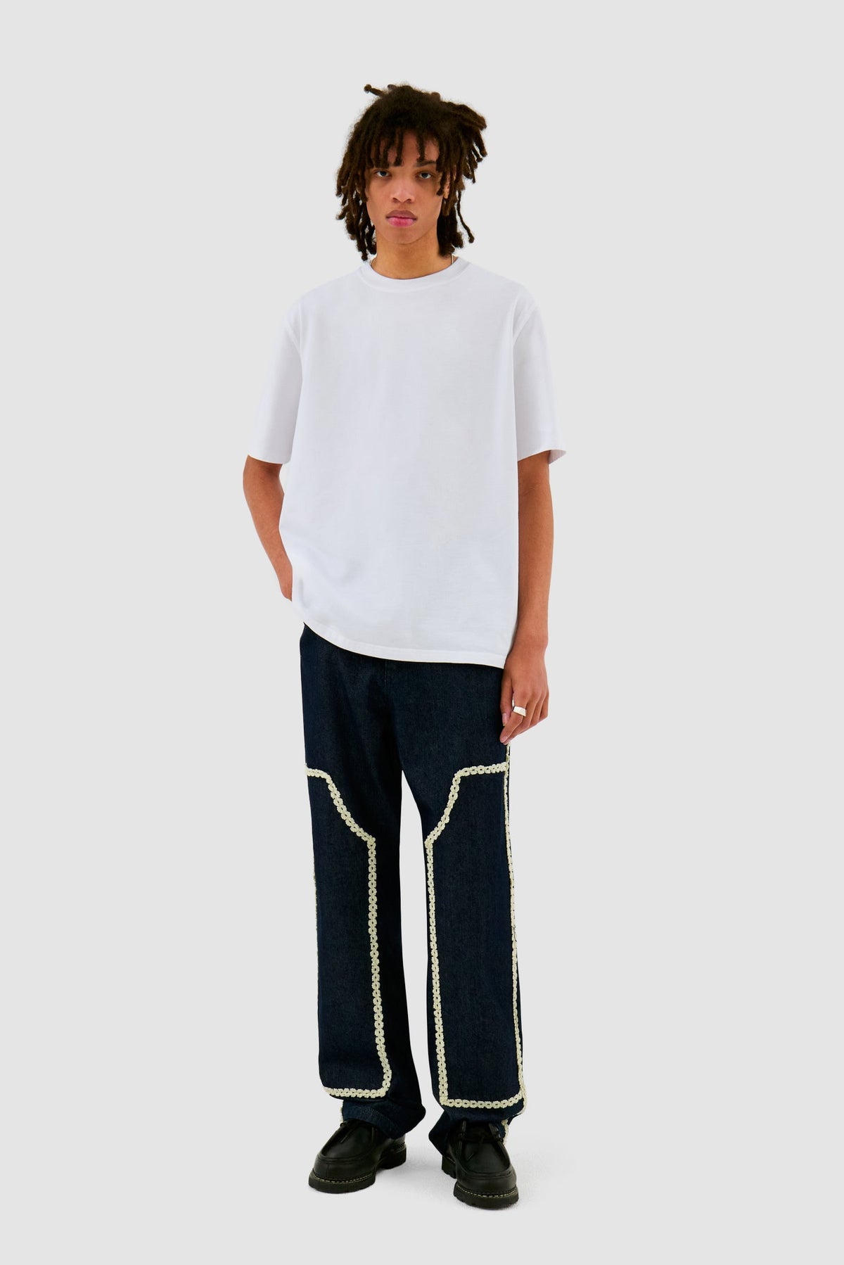 Pantalon en denim à bordures fleuries - Dark Wash