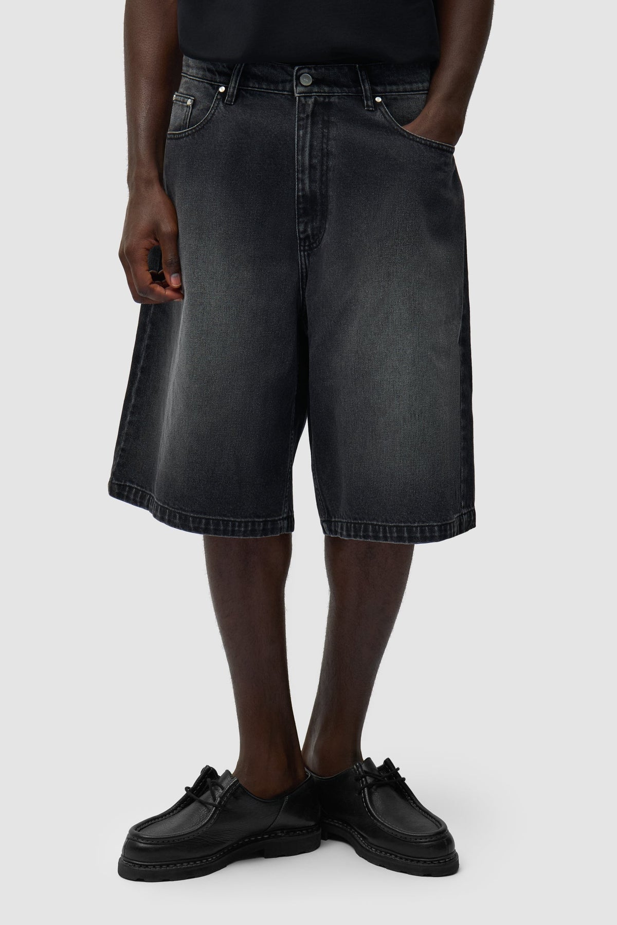 Short en denim à poches rondes - Noir délavé