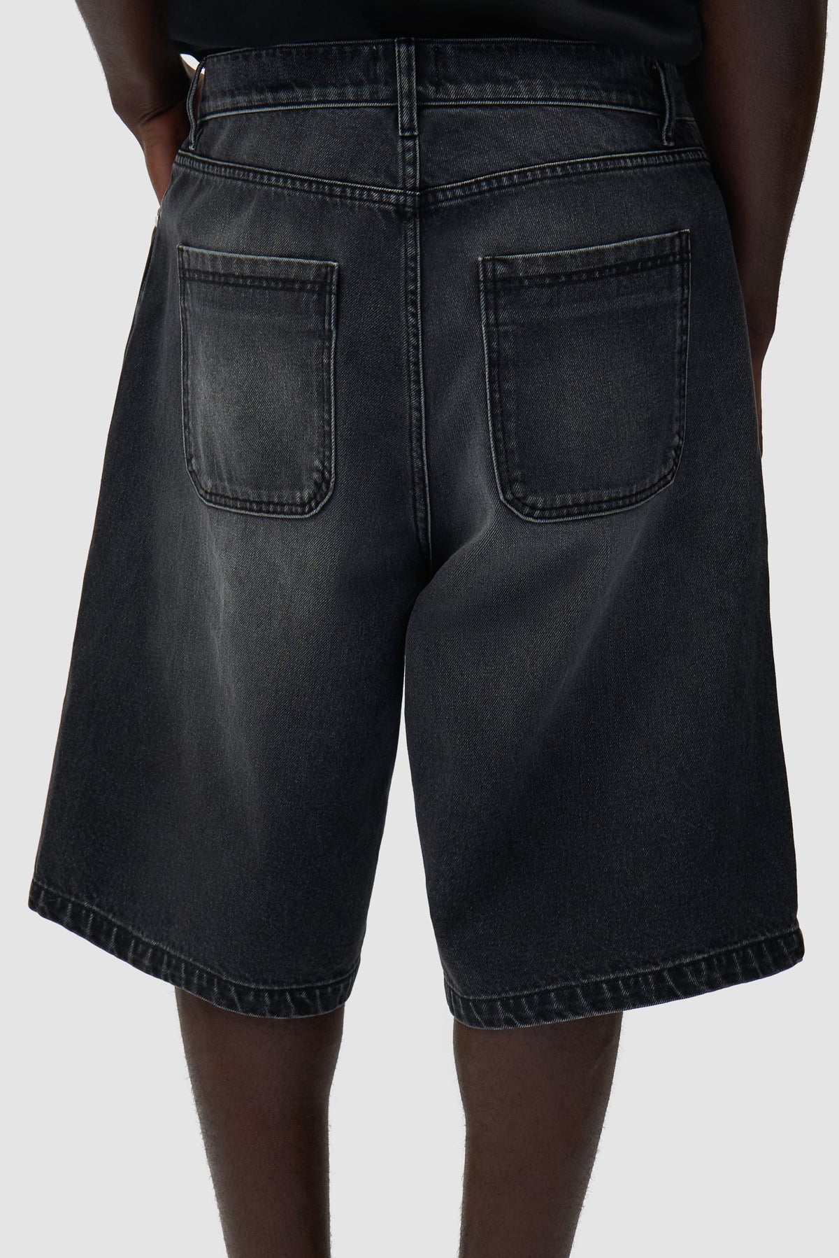 Short en denim à poches rondes - Noir délavé