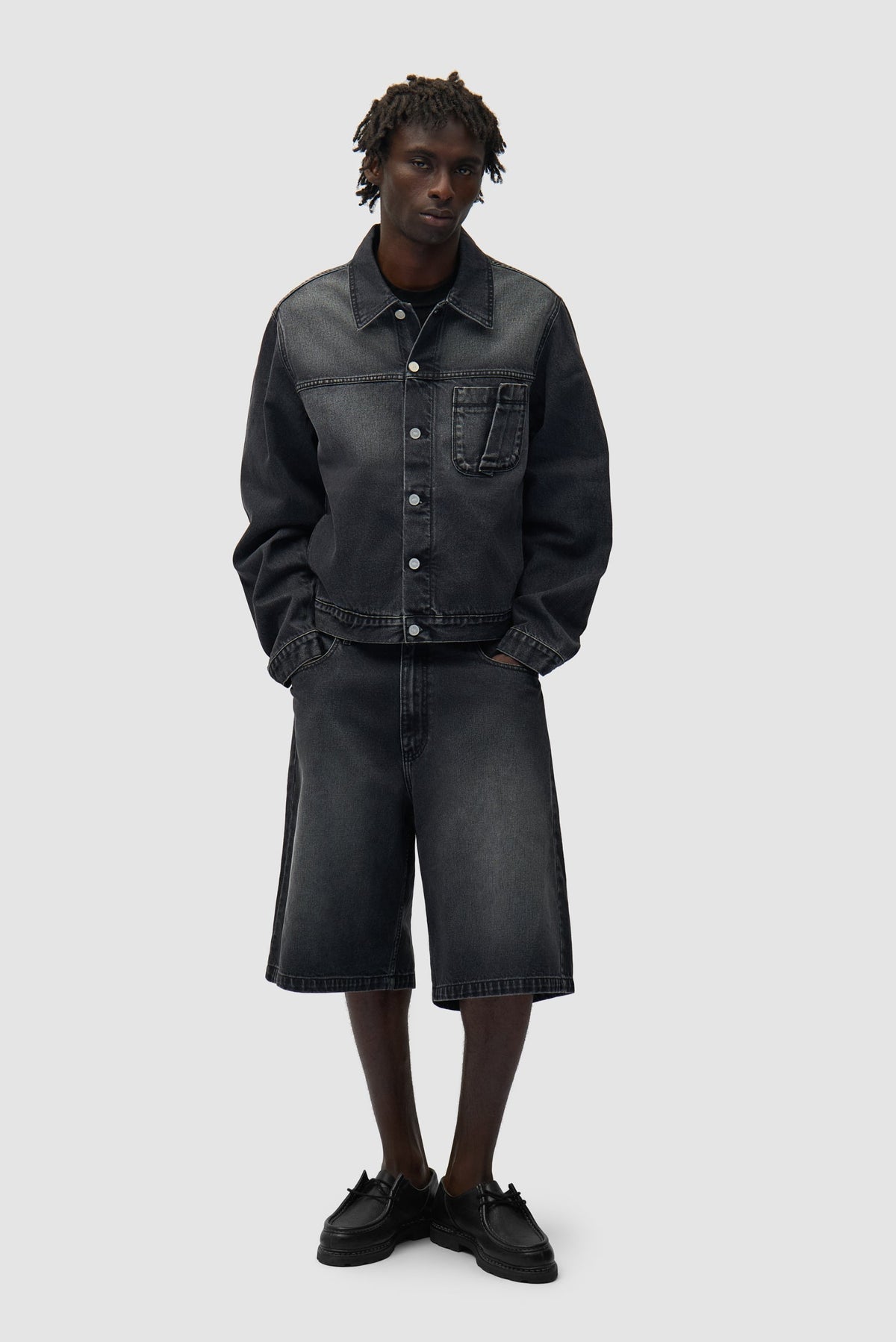 Short en denim à poches rondes - Noir délavé