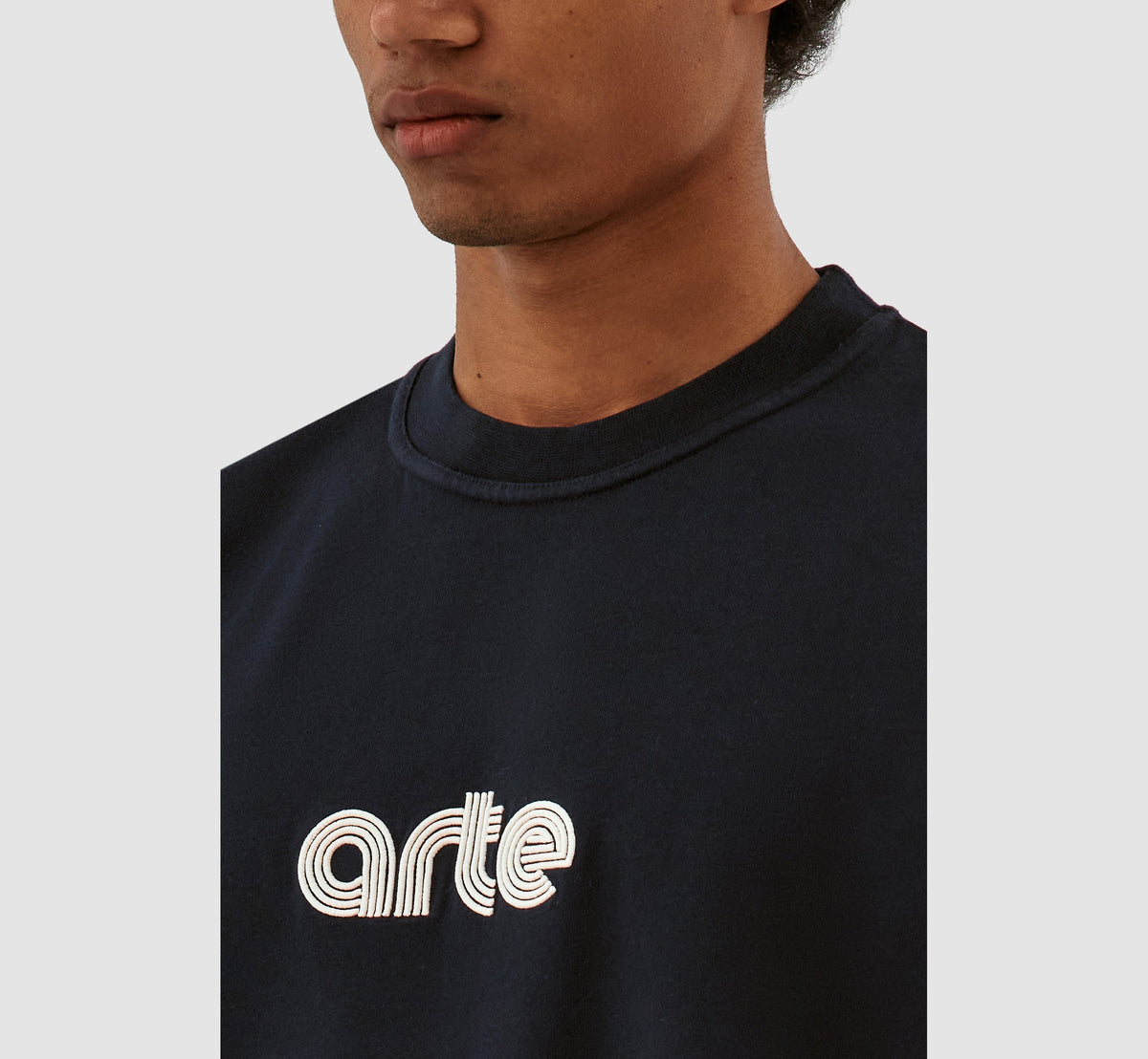 Taut Embroi Logo T-shirt - Marine