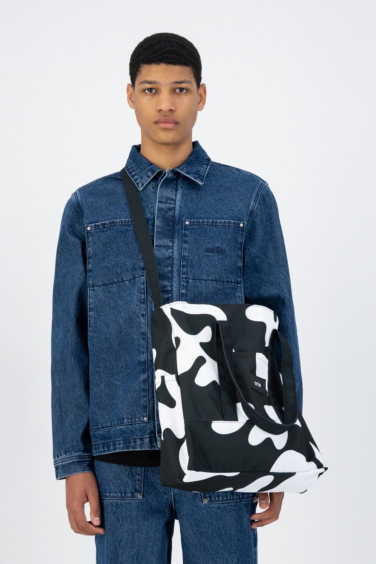 Taeuben Totebag - Noir/Blanc