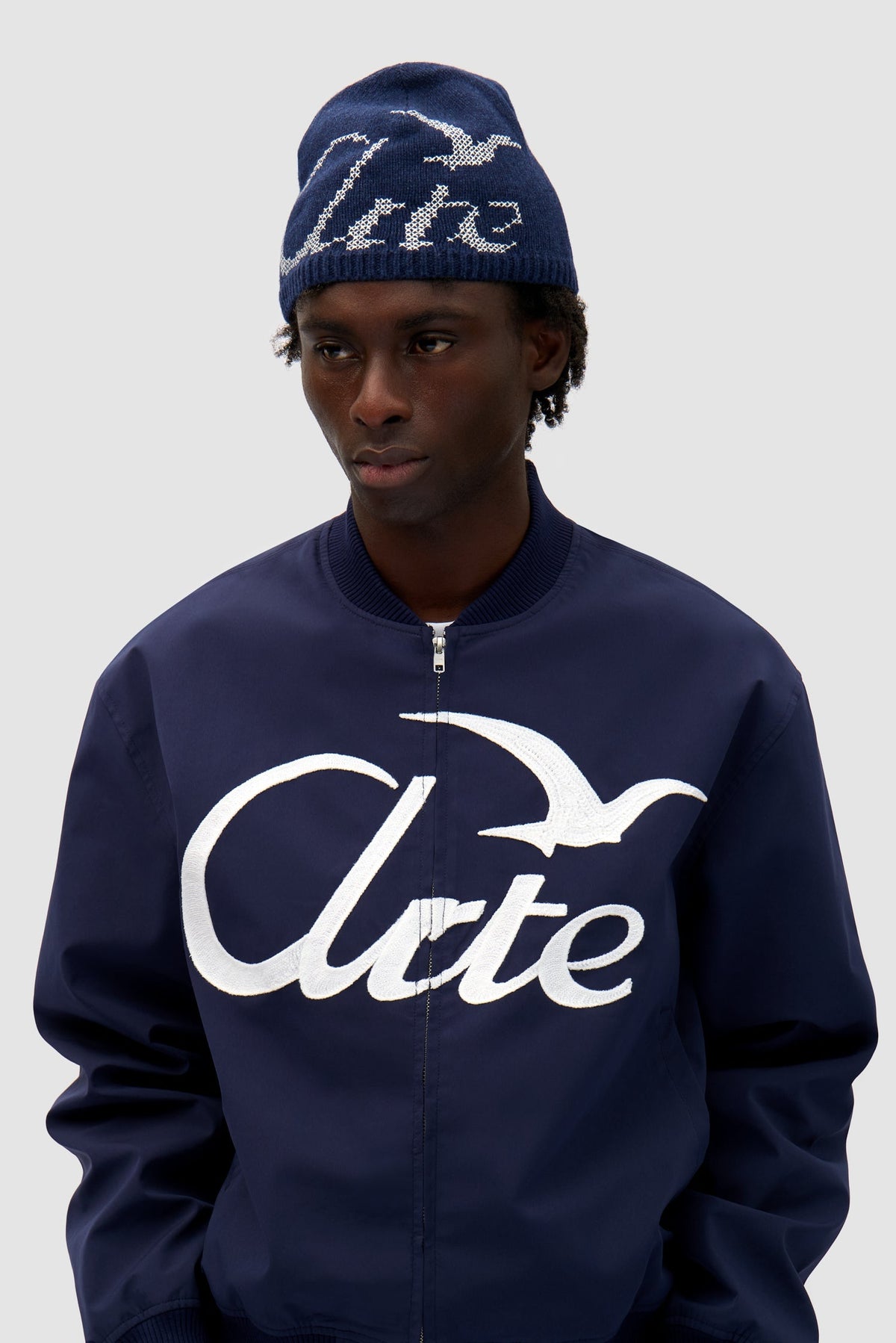 Bonnet latéral avec Bird Logo - Marine