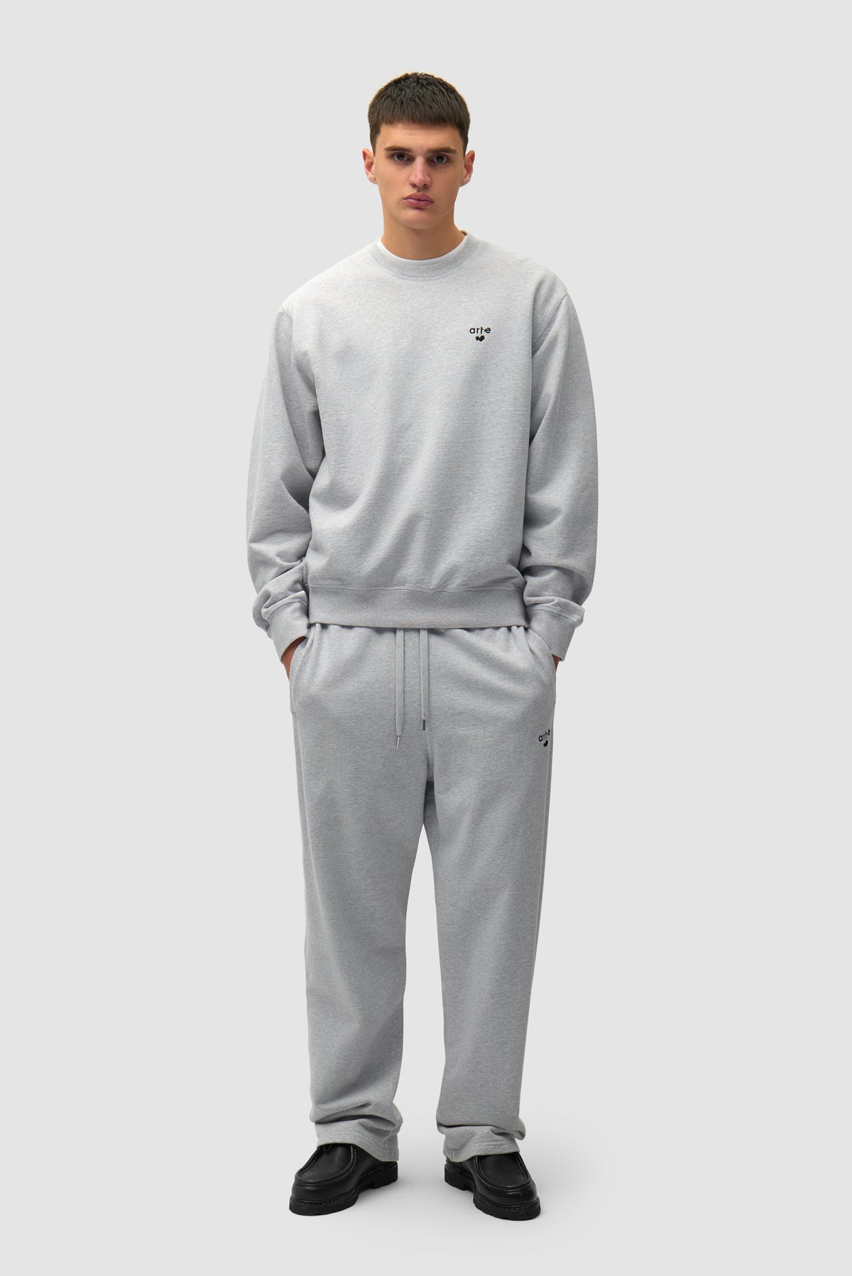 Pantalon de survêtement avec logo cœur - Gris