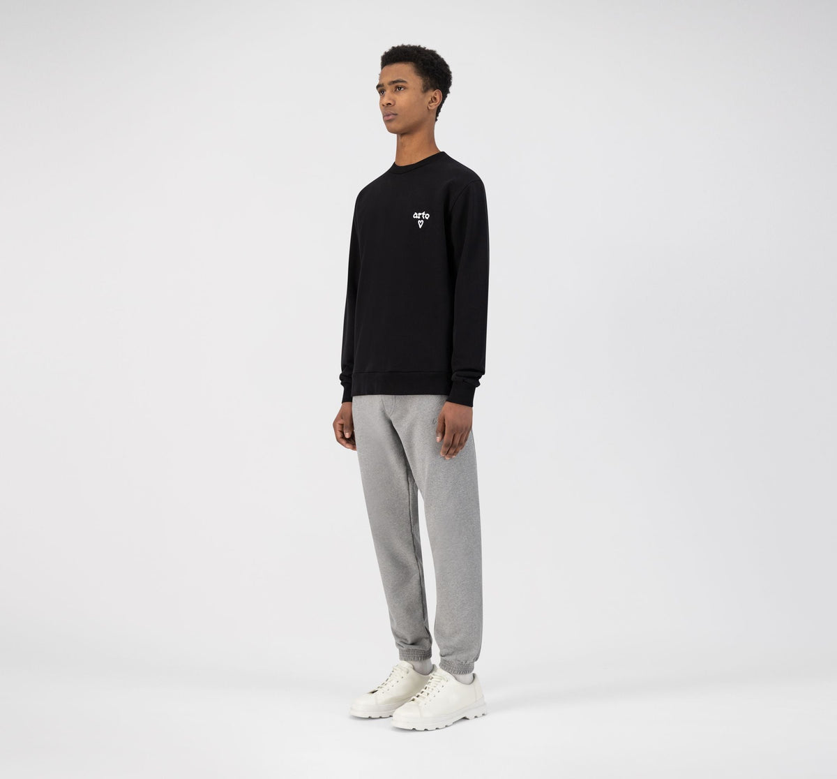 Pull à logo en forme de cœur de Cassat - Noir